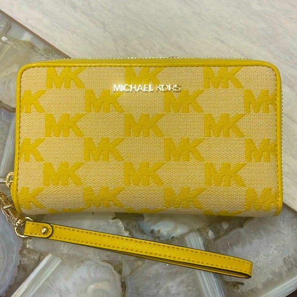 Michael Kor jet set travel phone holder wallet - Picture 6 of 6